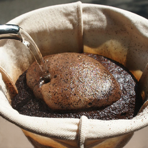 まろやかさを極めたネルドリップ抽出